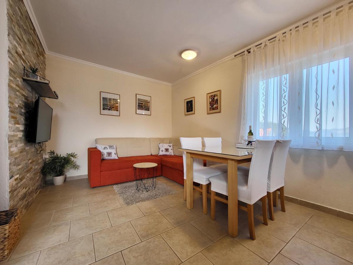 Holiday Home Duje Mali Iž Екстериор снимка