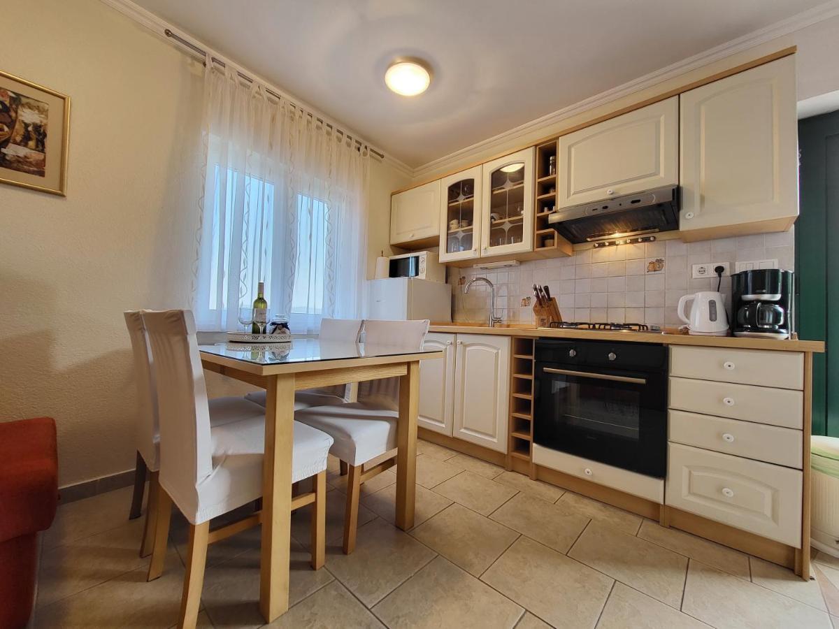 Holiday Home Duje Mali Iž Екстериор снимка