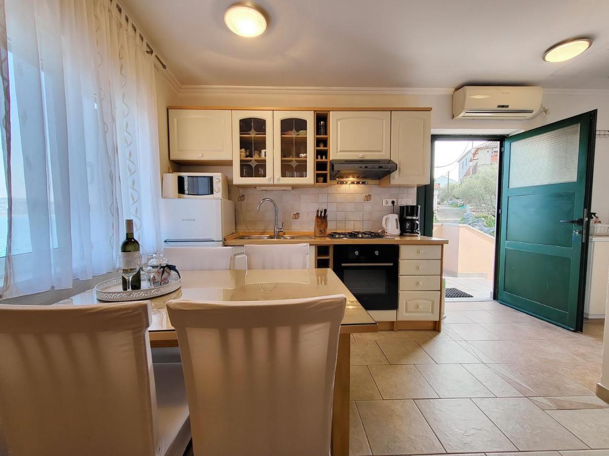 Holiday Home Duje Mali Iž Екстериор снимка